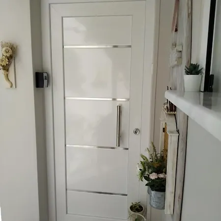 Mary's Dreamy Maisonette-volos, Peaceful Area Ferienhaus