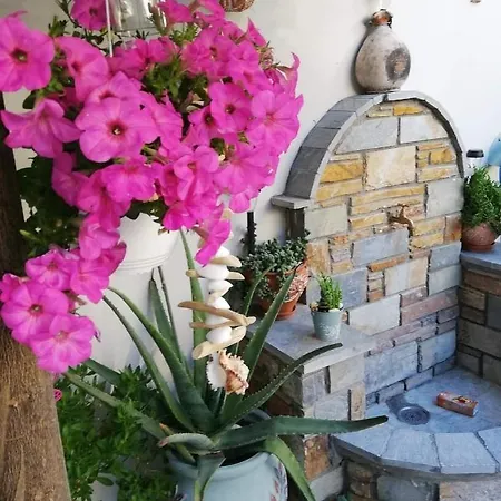 Mary's Dreamy Maisonette Holiday home *