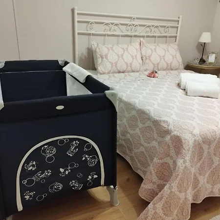 Mary's Dreamy Maisonette-volos, Peaceful Area Ferienhaus