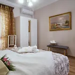 Tatil Evi Mary's Dreamy Maisonette Golos