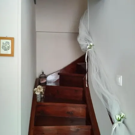 Mary's Dreamy Maisonette