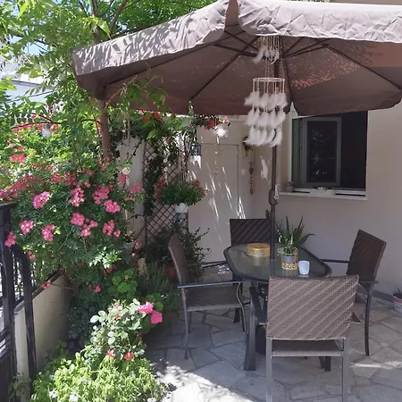 Mary's Dreamy Maisonette