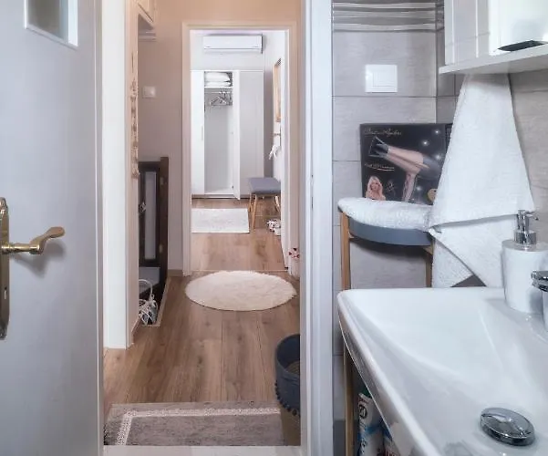 Mary's Dreamy Maisonette Volos