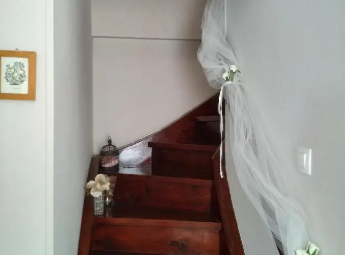 Mary's Dreamy Maisonette