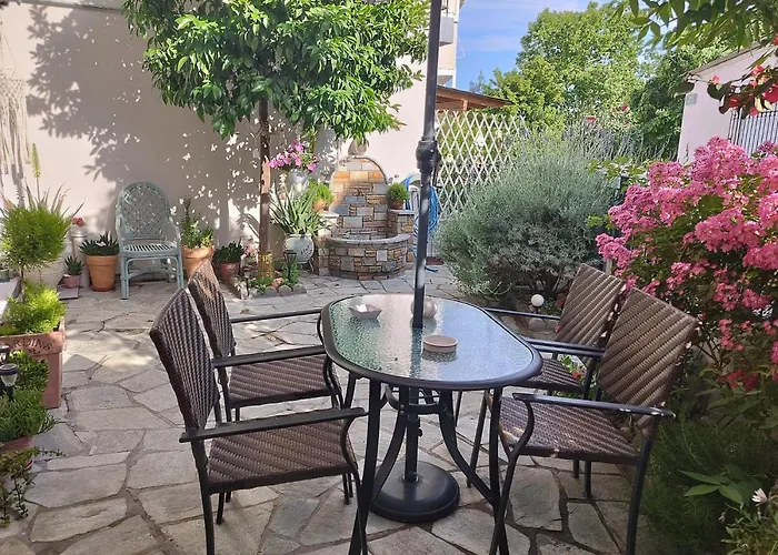 Дом отдыха Mary's Dreamy Maisonette *