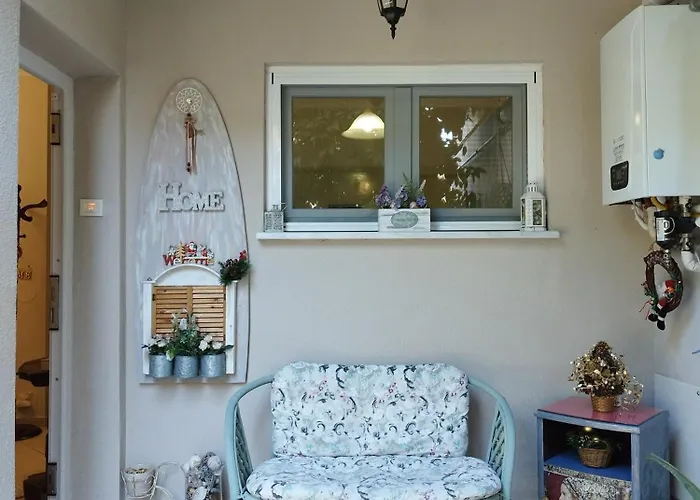 Mary's Dreamy Maisonette